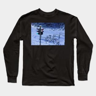 Traffic lights, traffic lights, snow, winter, dusk, evening Long Sleeve T-Shirt